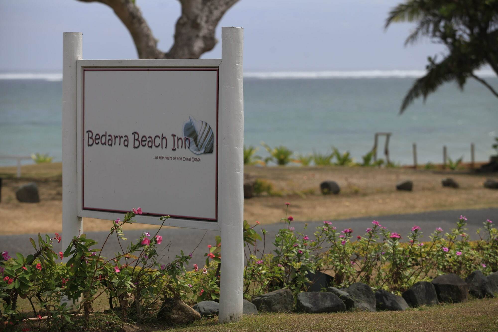 Bedarra Beach Inn Korotogo Bagian luar foto